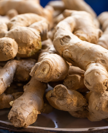 Dehydrated ginger whole and powder